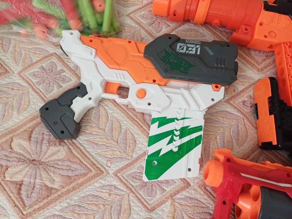 Продам детское оружие с пульками.