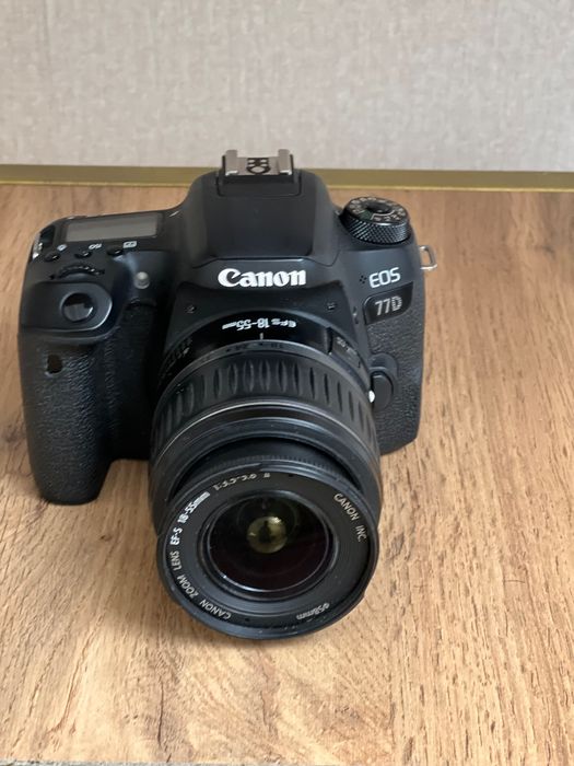 Продаю Canon EOS 77D