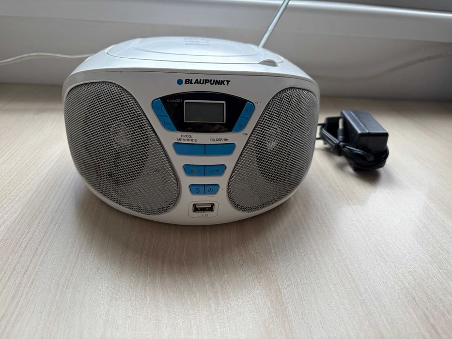 Продавам aудио микросистема Blaupunkt Boombox BB5WH с проблеми
