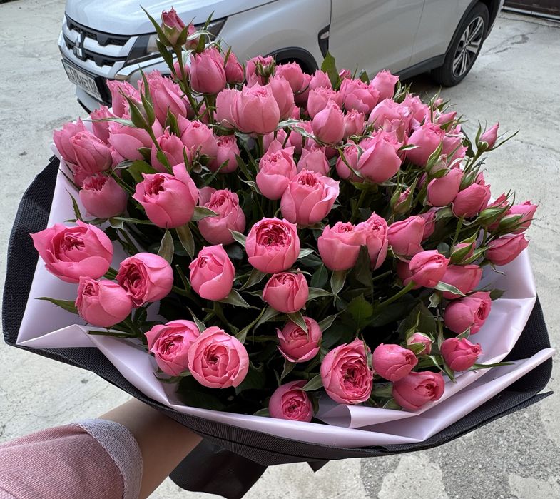 Кустовые розы в размере М Romantic
