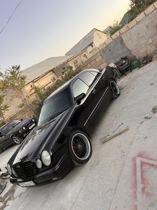 MercedesBenzw210 320