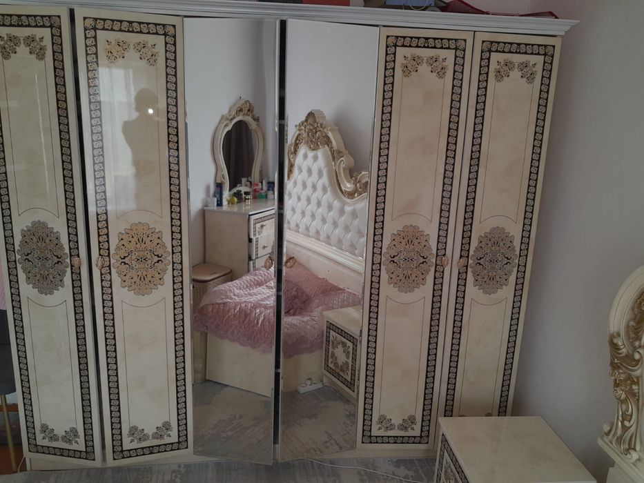 Продам спальный гарнитур