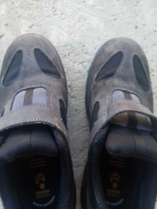 Продавам нови обувки Panda за строители