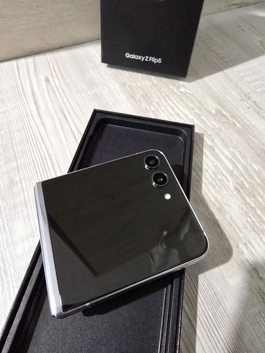 Samsung Z Flip5 256gb