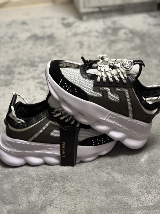 versace chain reaction