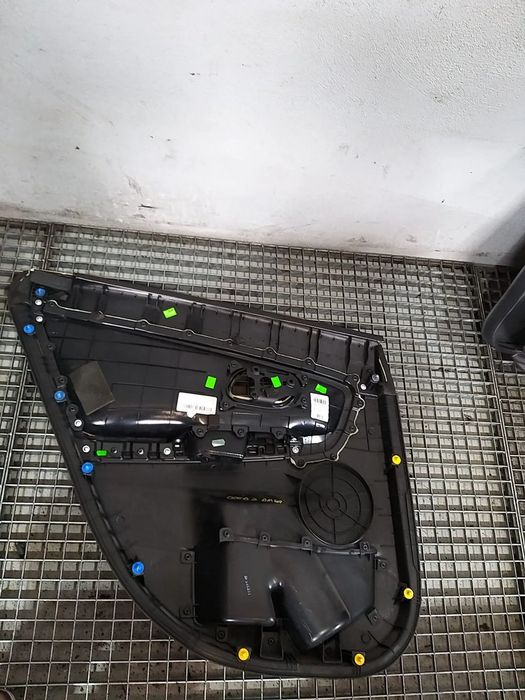 Fata tapiterie usa dreapta spate kia ceed 2 jd 83360a2010