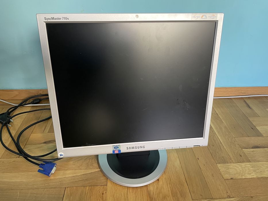 Стари монитори Samsung / AOC 17 инча