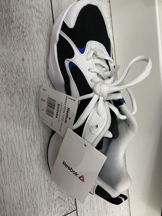 Кроссовки новые Reebok размер 39