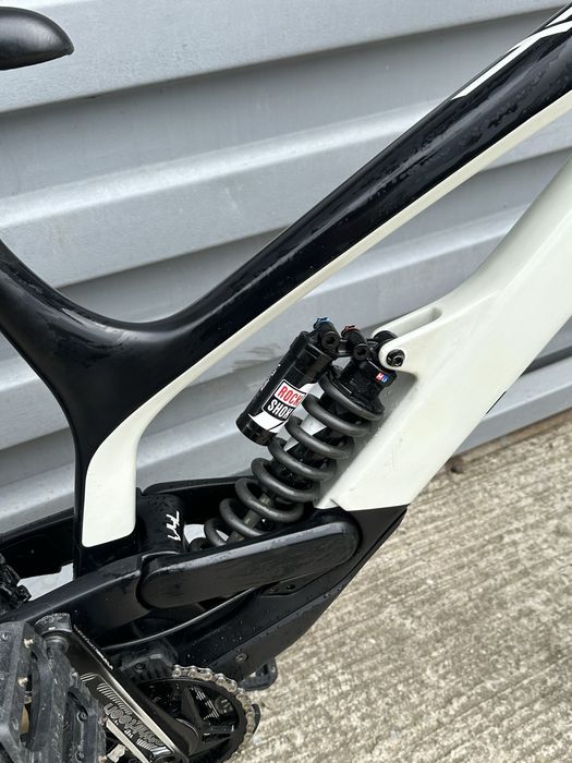 Bicicleta downhill Yt tues cf pro 2018 27.5 xl custom