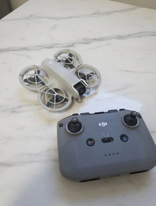 Dronă DJI Neo + Telecomandă