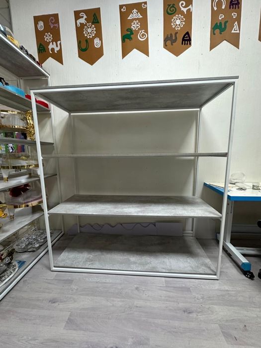 Мебель б/у стоит тц Алем состояние хороший