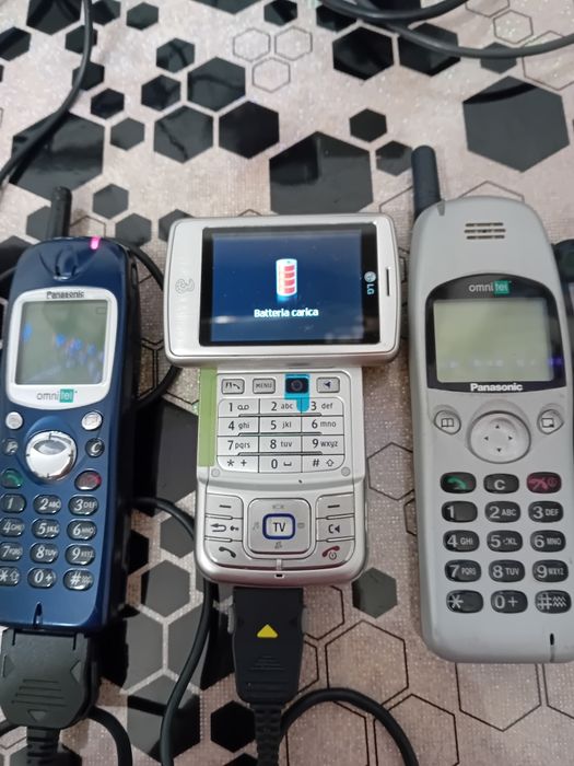 Vând urgent telefoane mobile second hand