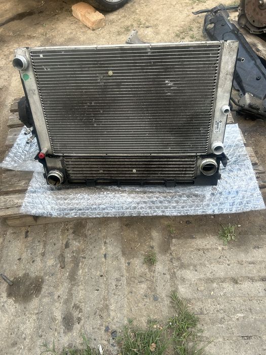 Продавам комплект радятори BMW E6x 535d