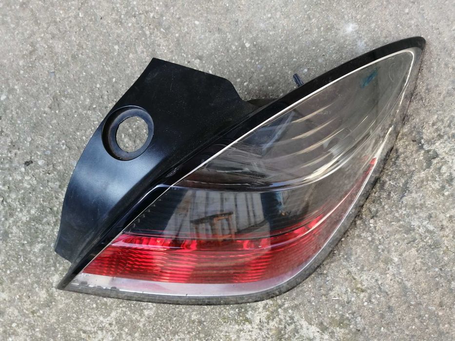 stop Opel Astra H GTC dreapta 100 lei