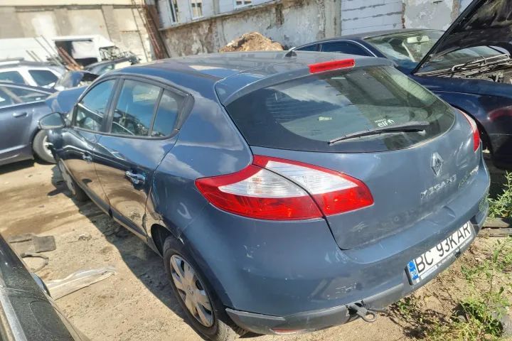 oglinda stanga dreapta stop prag praguri planetara Renault Megane 3 facelift 2014 motor 1.5 dci  dezmembrez