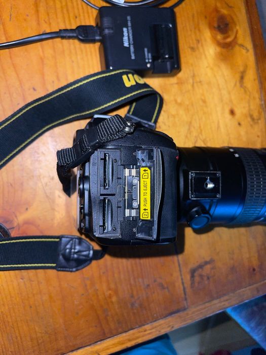 Продавам тяло Nikon 7000D