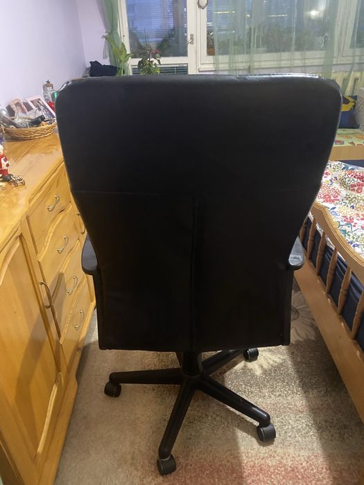 Офис стол за бюро