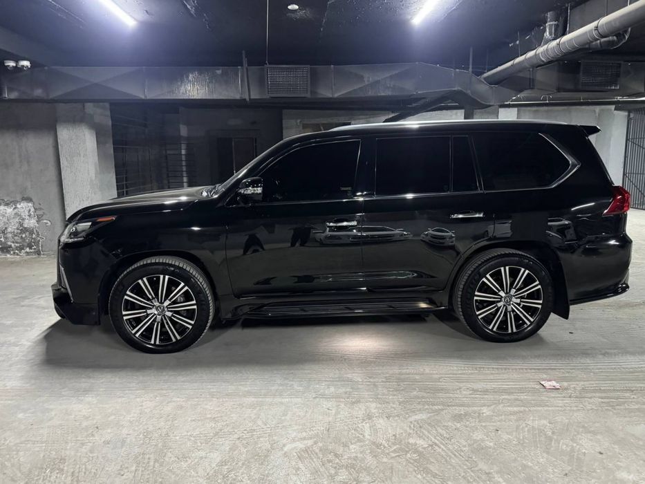 Lexus LX570 Supersport. Состония отличное. 2019 года.
