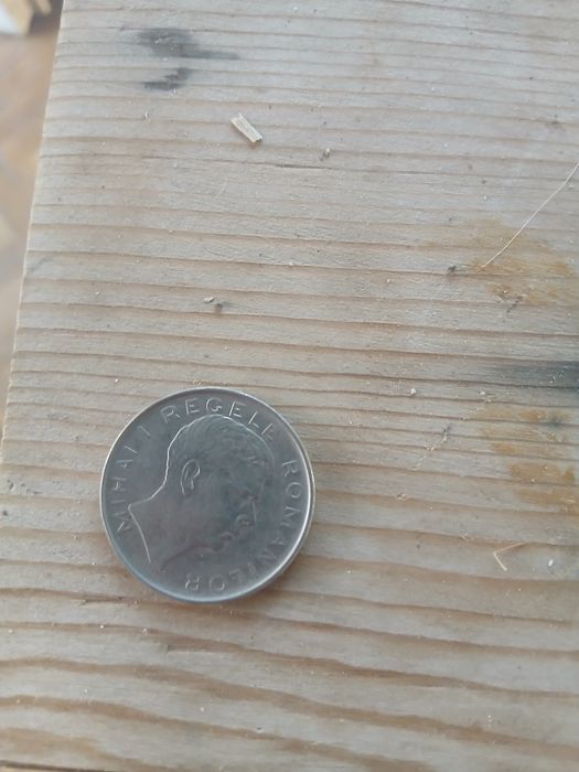 Vând moneda foarte veche din 1943