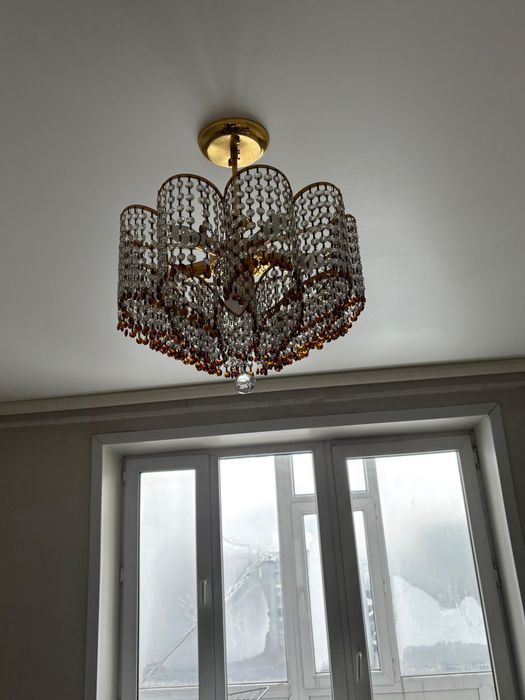 Люстра для гостинной цена 10000 самовывоз.