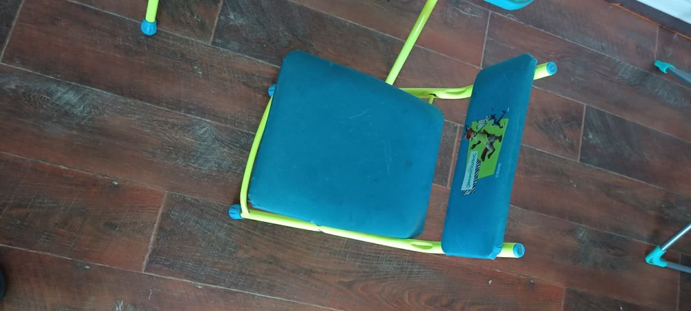 Детский стол со стулом