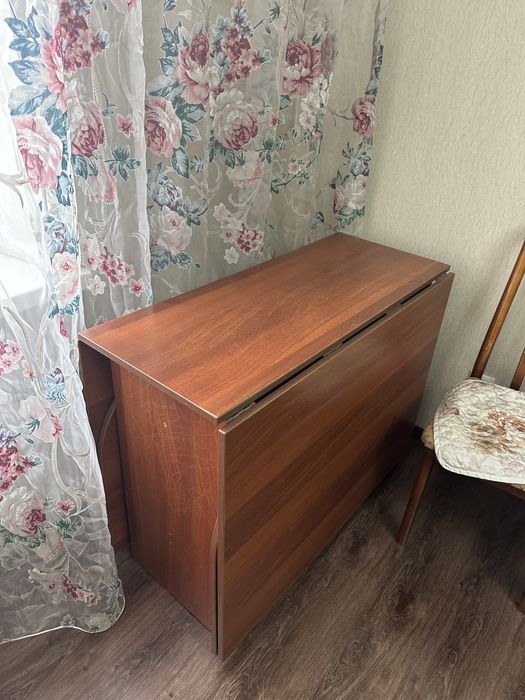 Продам стол раздвижной