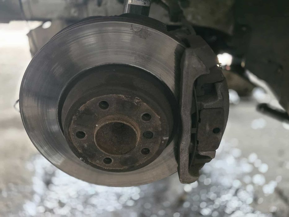 Предни дискове и апаратура BMW Е90 / Е91 / Е92  335