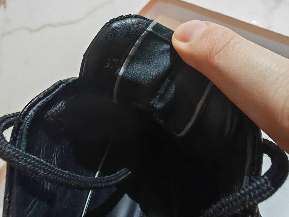 Christhelen B Musette marimea 37 doar livrare in BUCURESTI