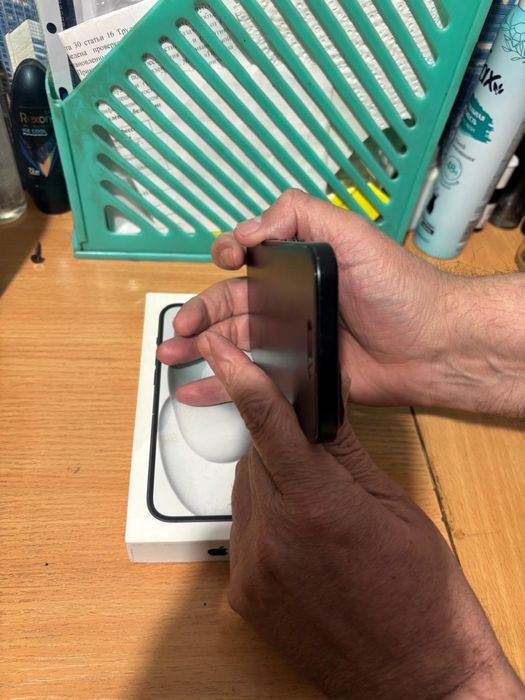 продаю айфон 15 акб 79%