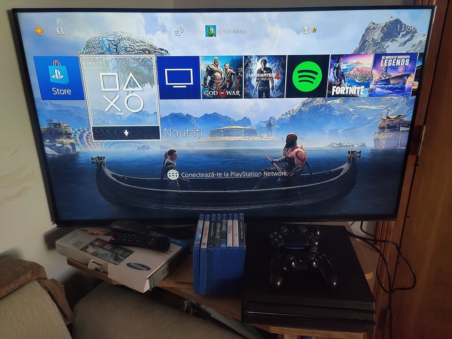 Vând PS4 PRO cu 1 TB statie de încărcare și 8 jocuri