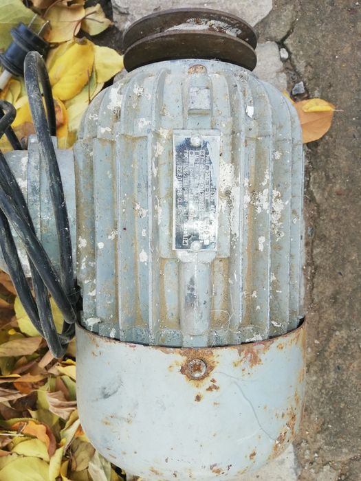 Продаю электро двигатель советского производства