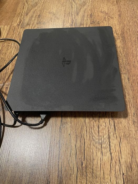 PlayStation 4 Slim 500GB + 2 контролера