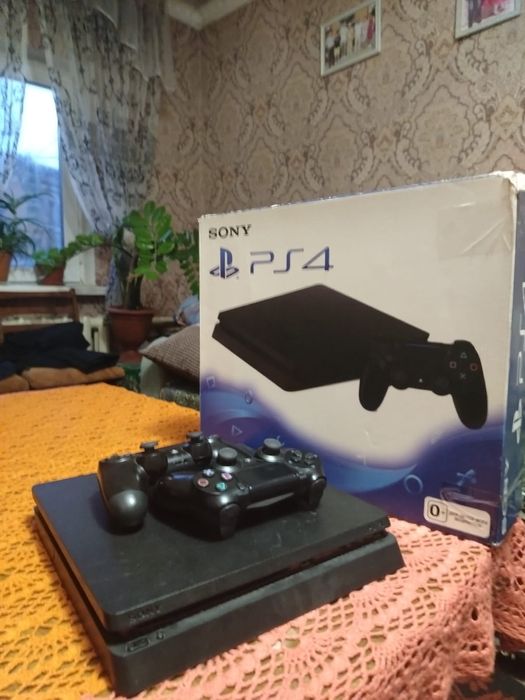 Продам PS4 slime 500гб