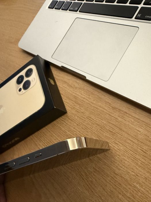 Mac book pro RETINA 13 inch early 2015 + IPHONE 13 promax 1TB