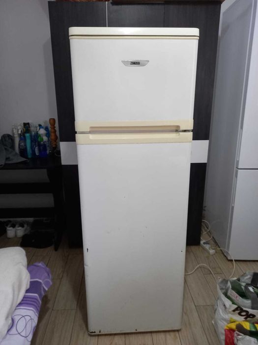 Frigider 2 usi Zanuusi ,ingheata perfect