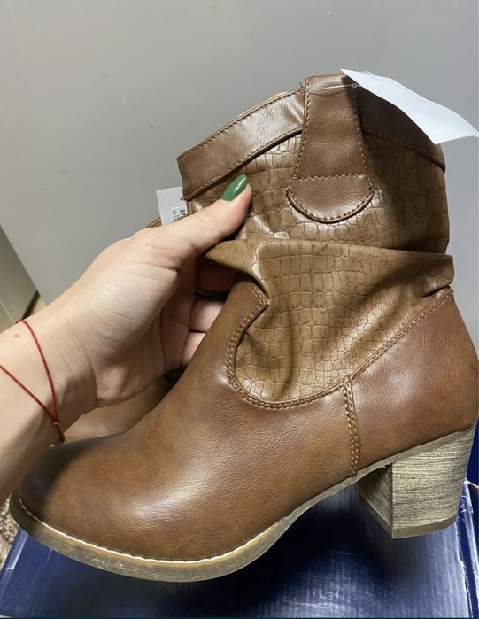 Дамски боти размер 37