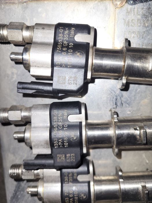 Injectoare bmw injectie directa n43,n53,n54 Bucuresti Sectorul 5 • OLX.ro