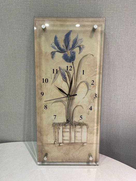 Продам часы на батарейках