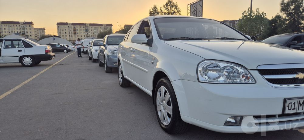 Ласетти Жентра Ласетти 2013 3 позиция 1,6 автомат бензинда
