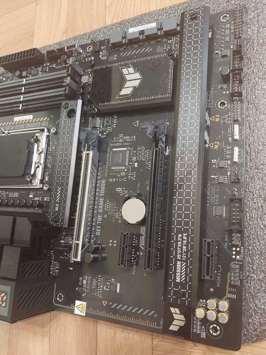 AMD Ryzen 9 7950X + Asus TUF Gaming B650 Plus Wi-Fi