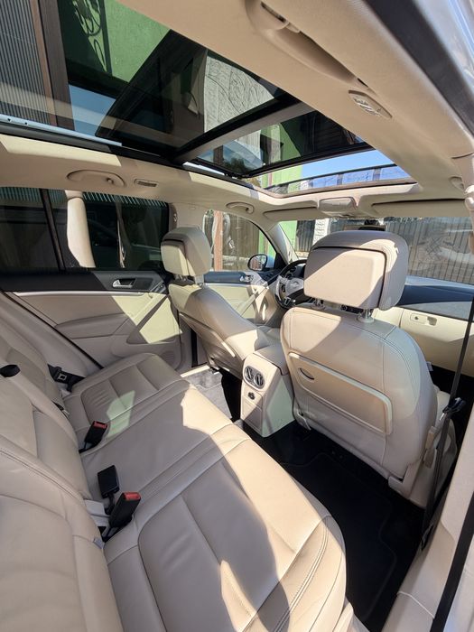 Volkswagen Tiguan Highline 2.0 TDI 140 CP DSG 4Motion | Panorama | Bi-Xenon | Park Assist