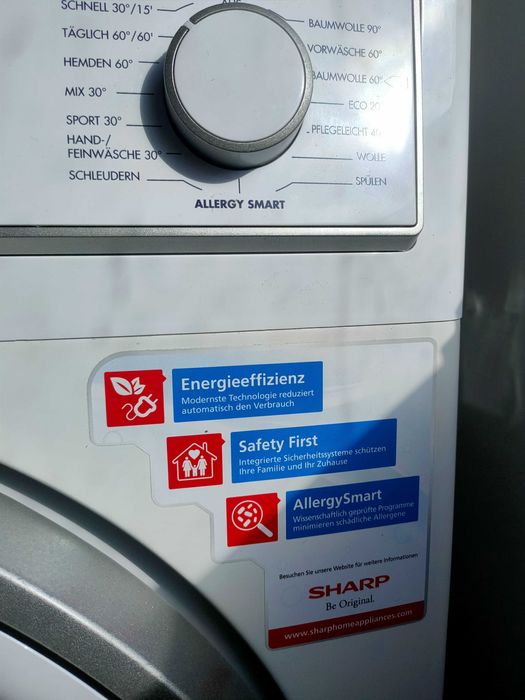 Mașina de spălat rufe Sharp ,9 kg in stare impecabilă
