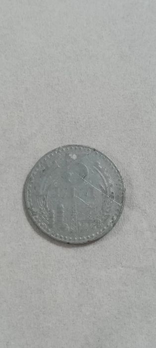 Monede vechi și una de argint