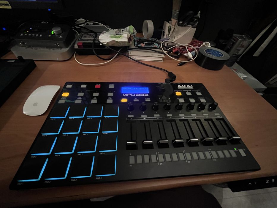 Akai mpd 232 контроллер