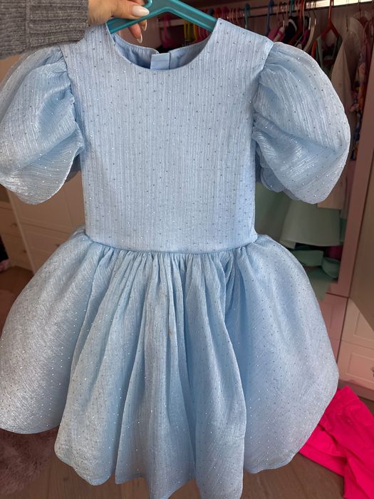 Дрехи и обувки  за момиче