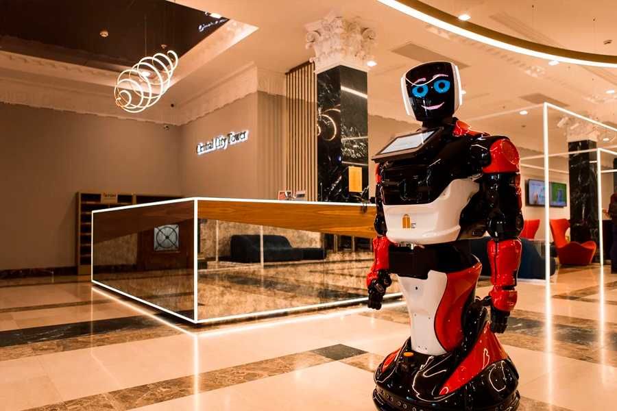 Робот-консультант Promobot V.4