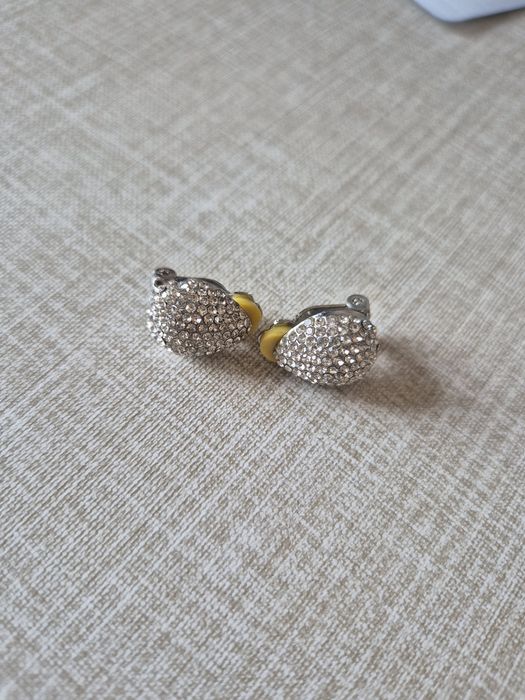 Обеци тип клипс.