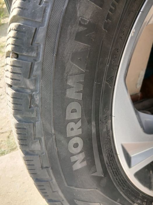 Зимняя резина 235/65R17