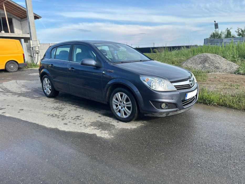 Opel Astra H 2008 1.7 CDTI, trapă panoramică, climă, senzori – necesită reparație