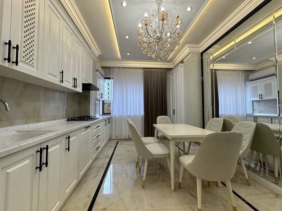 Dream House Продается 3 комнатная квартира ремонт 8-роддом, Глинка